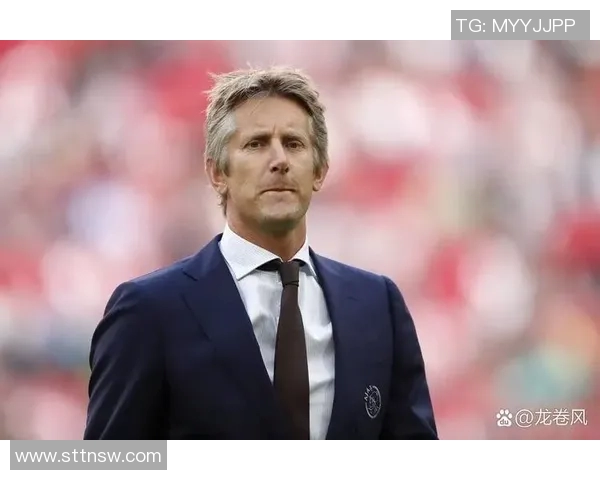 足球平足球星：盘点全球最具影响力的足球人物及其背后的传奇故事